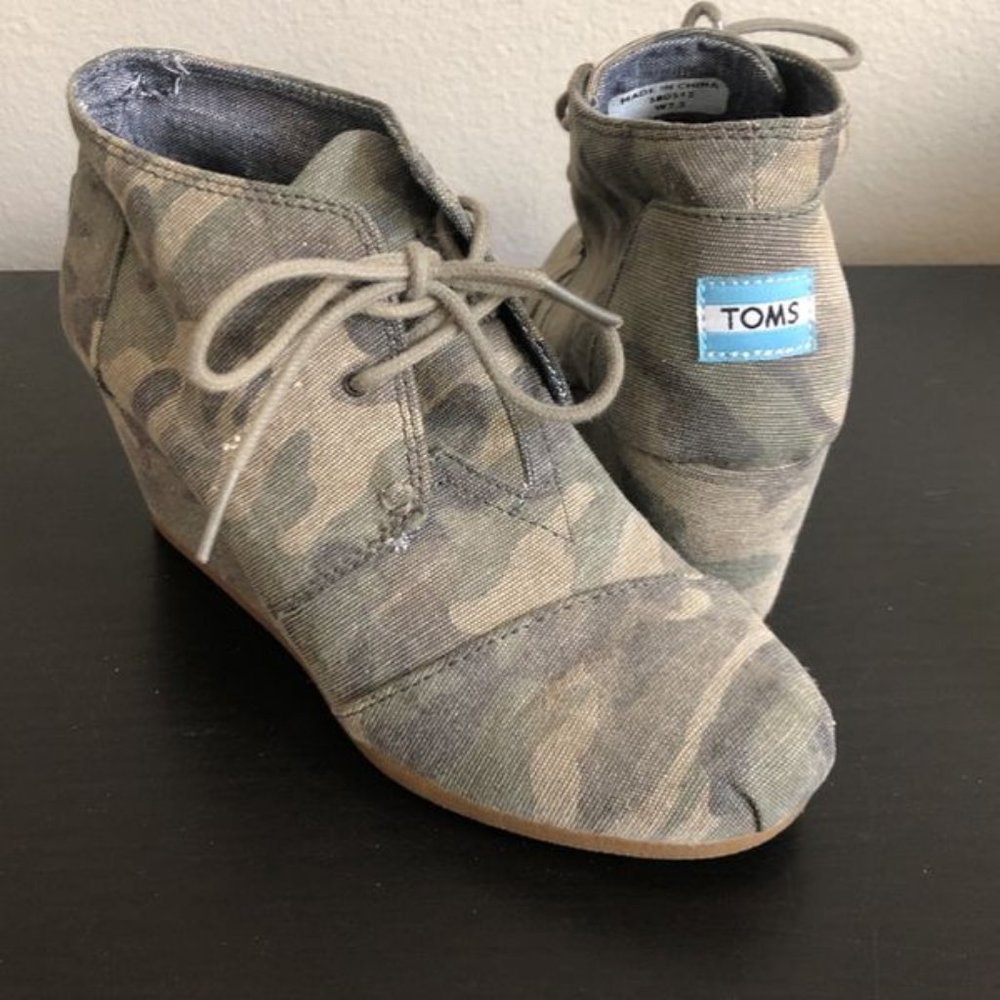 Toms Camo Desert Wedge Booties, Sz 7.5